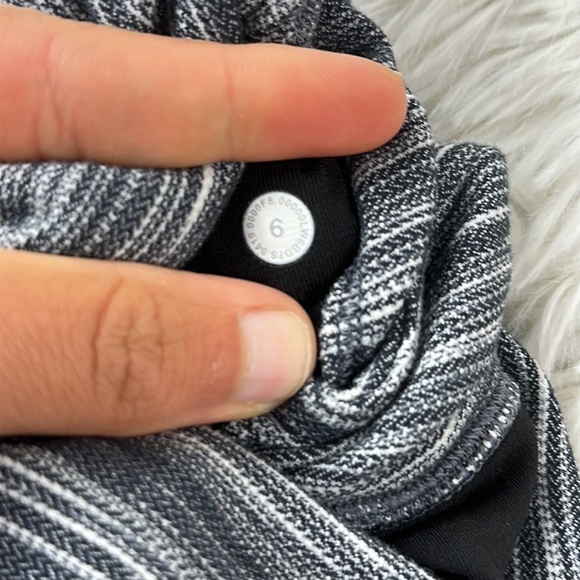 Lululemon Align Crop 21" *Cross Waist Mini Space Dye Herringbone Heathered Black - Picture 4 of 5